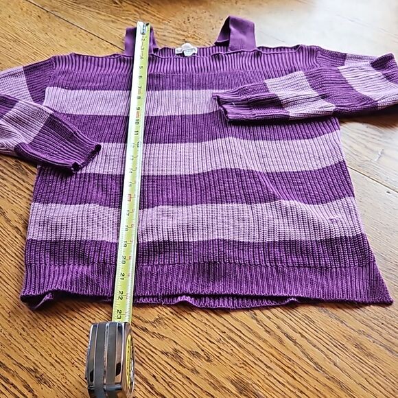 Its Our Time Womens Small Purple Striped Cold Shoulder Sweater Cozy Small Snag - Picture 7 of 7